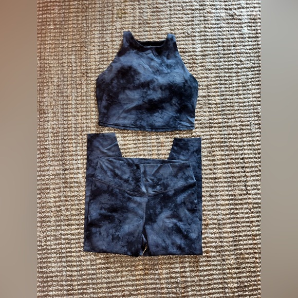 Old Navy Other - Old Navy Two Piece Active Extra Mid Rise Black Go Dry Leggings & Top XL